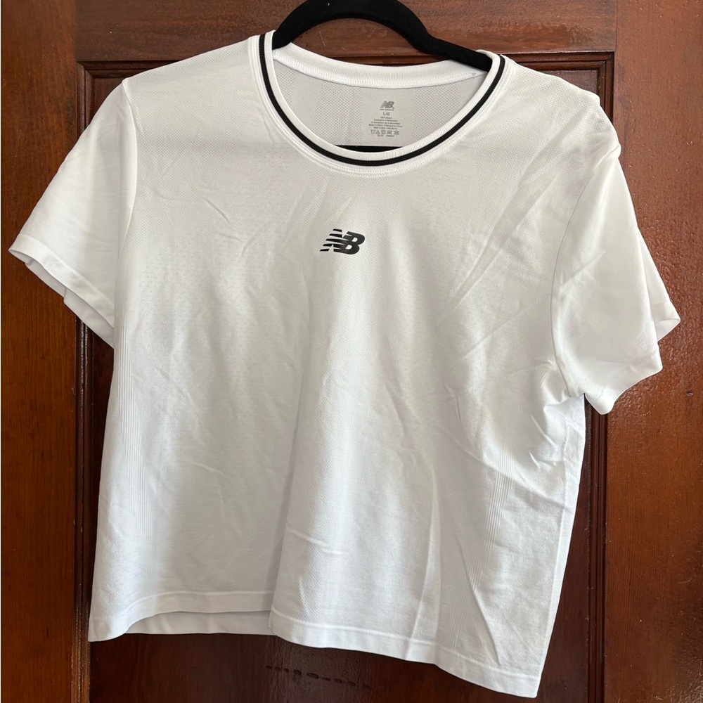 New Balance top